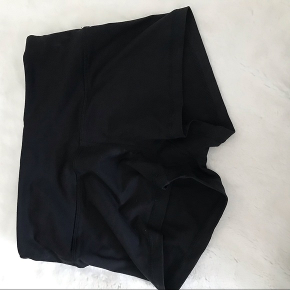 Spiritual gangster booty shorts - Picture 3 of 3